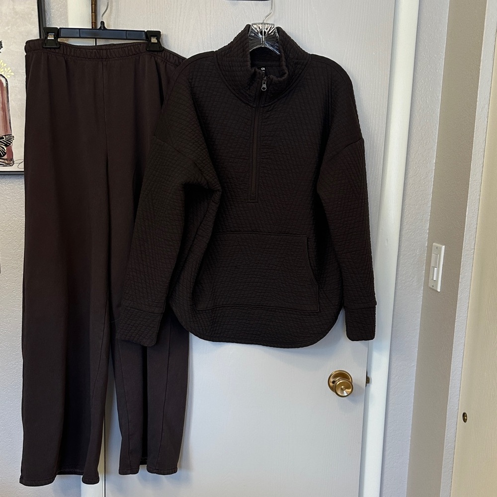 Chocolate Quilted Pullover and sweat Pants Set
